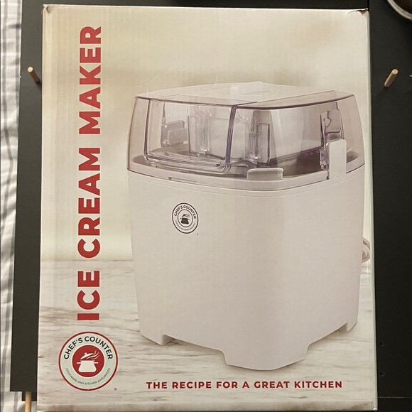 White Ice Cream Maker - Picture 1 of 2